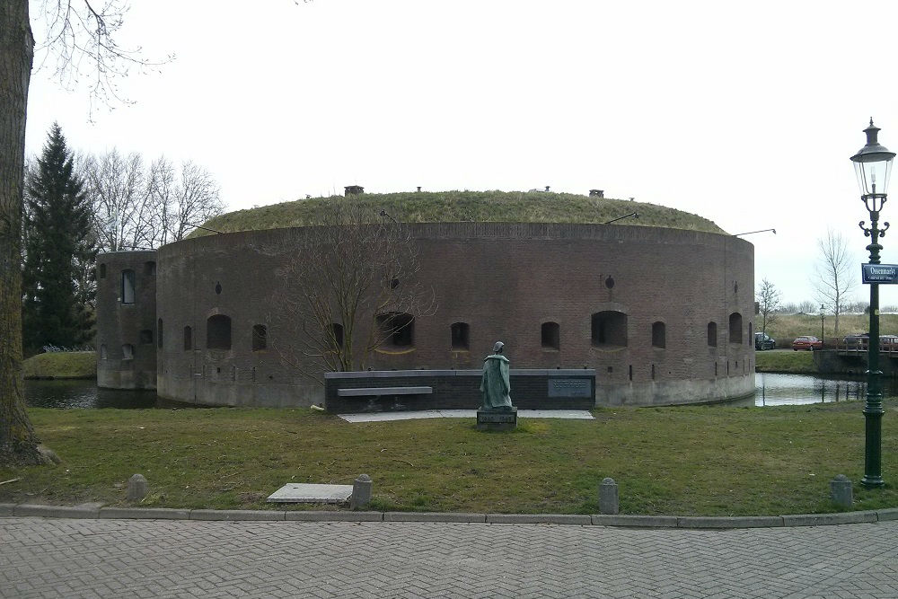 War Memorial Weesp #1