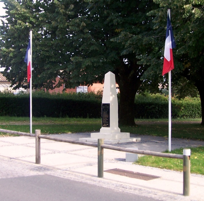 Oorlogsmonument Ayguemorte-les-Graves