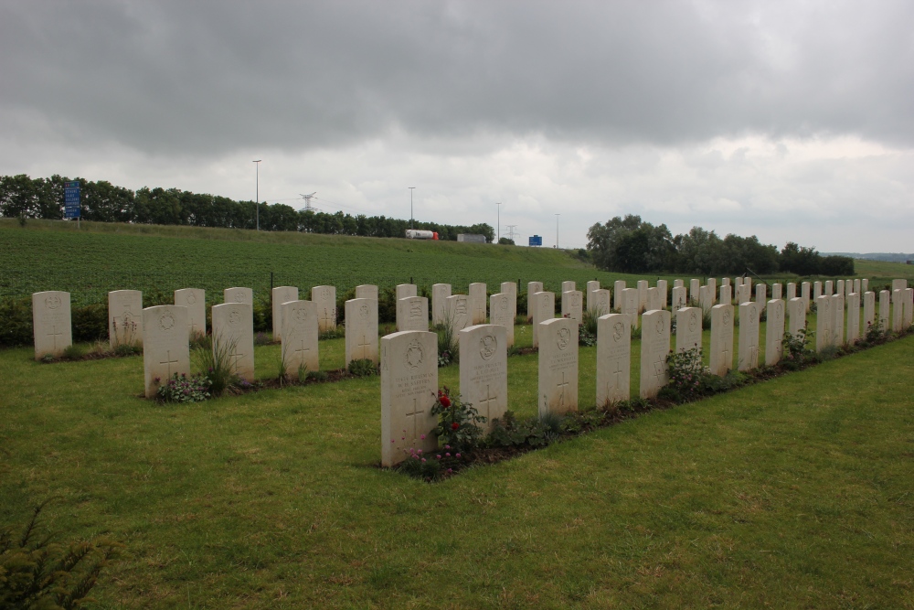 Commonwealth War Cemetery Happy Valley #5