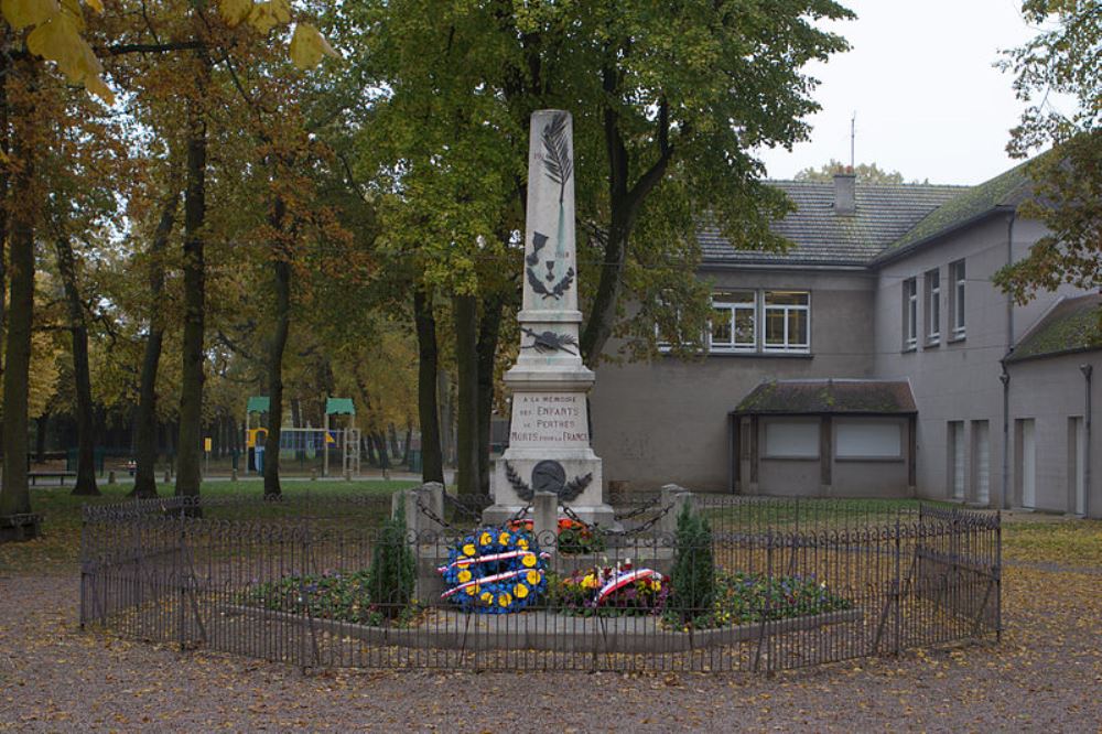 Oorlogsmonument Perthes #1