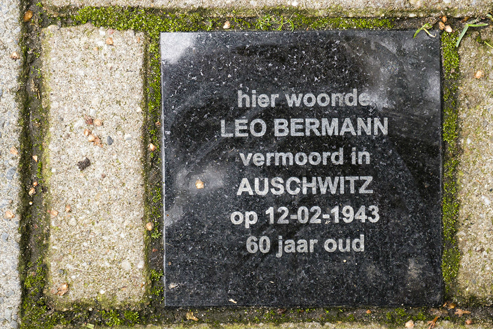 Memorial Stones Pauwstraat 32 #3