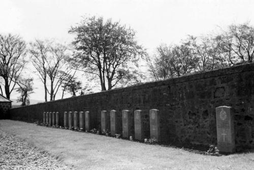 Commonwealth War Graves Fettercairn Cemetery #1