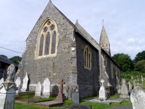 Oorlogsgraven van het Gemenebest St. Llwchaiarn Churchyard