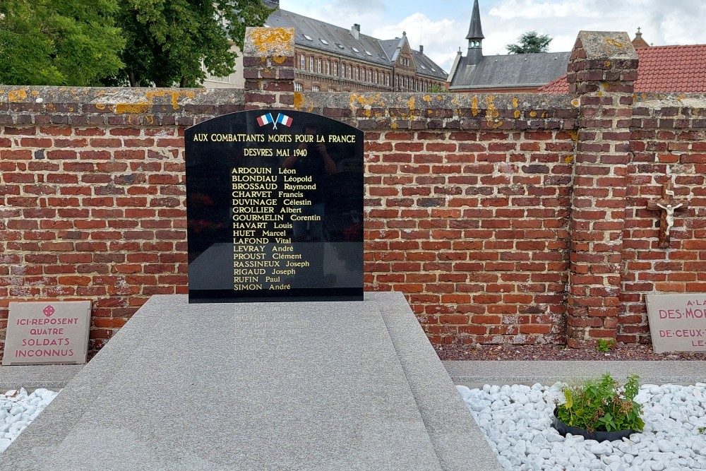 Oorlogsmonument Franse Soldaten Desvres #2