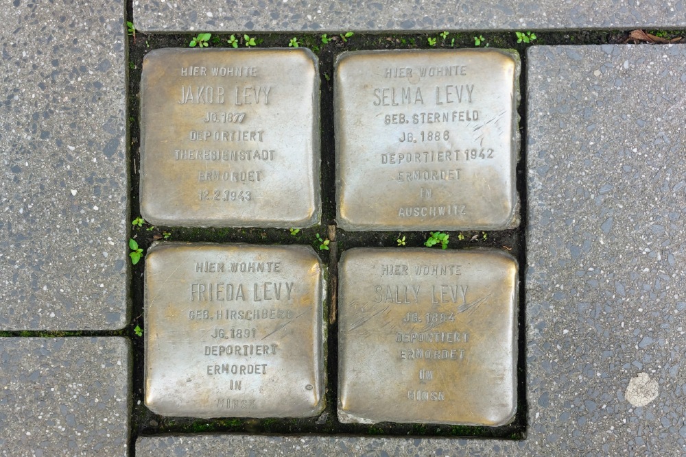 Stumbling Stones Mittelstraße 39