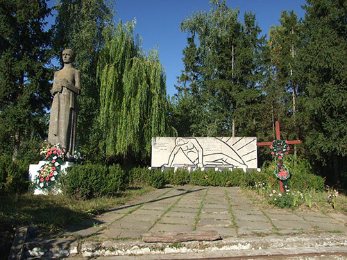 War Memorial Strointsi #1