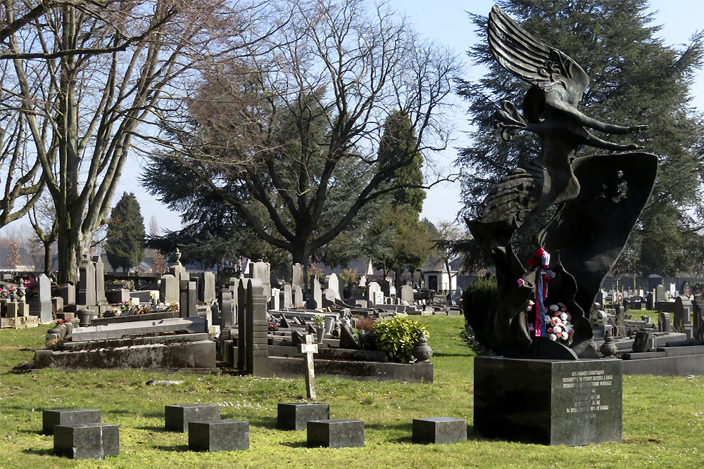 Russian Memorial and Mass Grave Ste. Walburge Lige #2