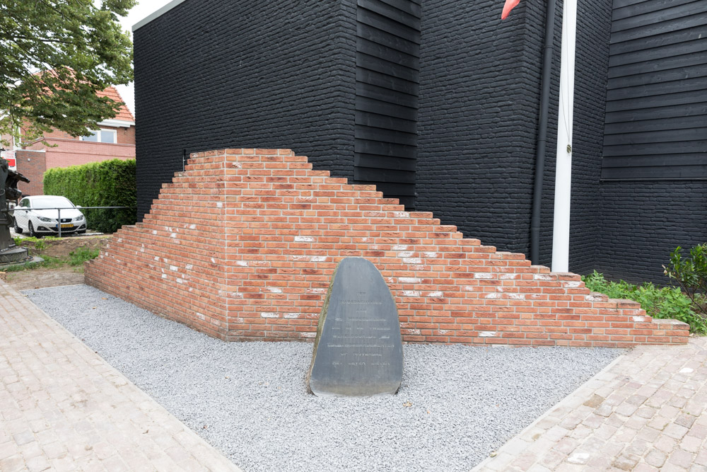 Monument Slachtoffers Bombardementen Nijverdal #2