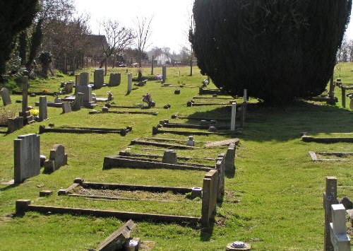 Commonwealth War Graves St Mary Magdalene New Churchyard #1