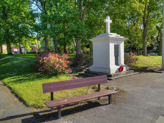 Oorlogsmonument Walton van Lower Walton en Walton #1