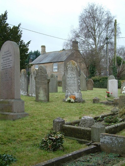 Oorlogsgraf van het Gemenebest Milton-under-Wychwood Baptist Churchyard