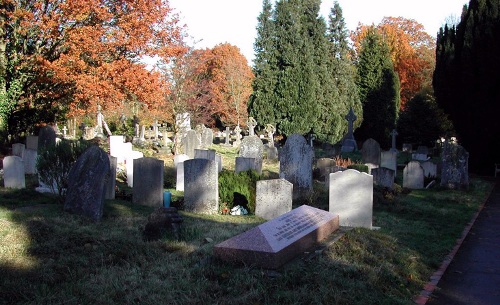 Oorlogsgraven van het Gemenebest St Peter and St Paul Churchyard