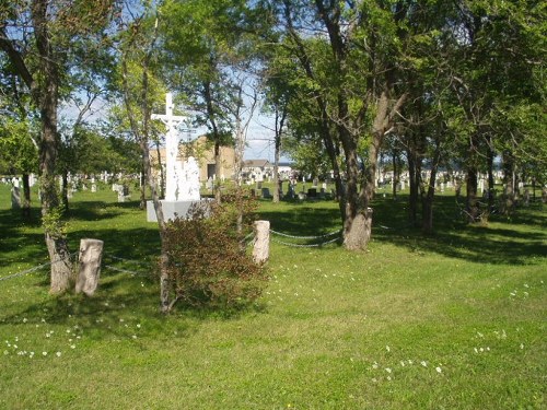 Commonwealth War Graves St. Polycarpe Roman Catholic Cemetery #1