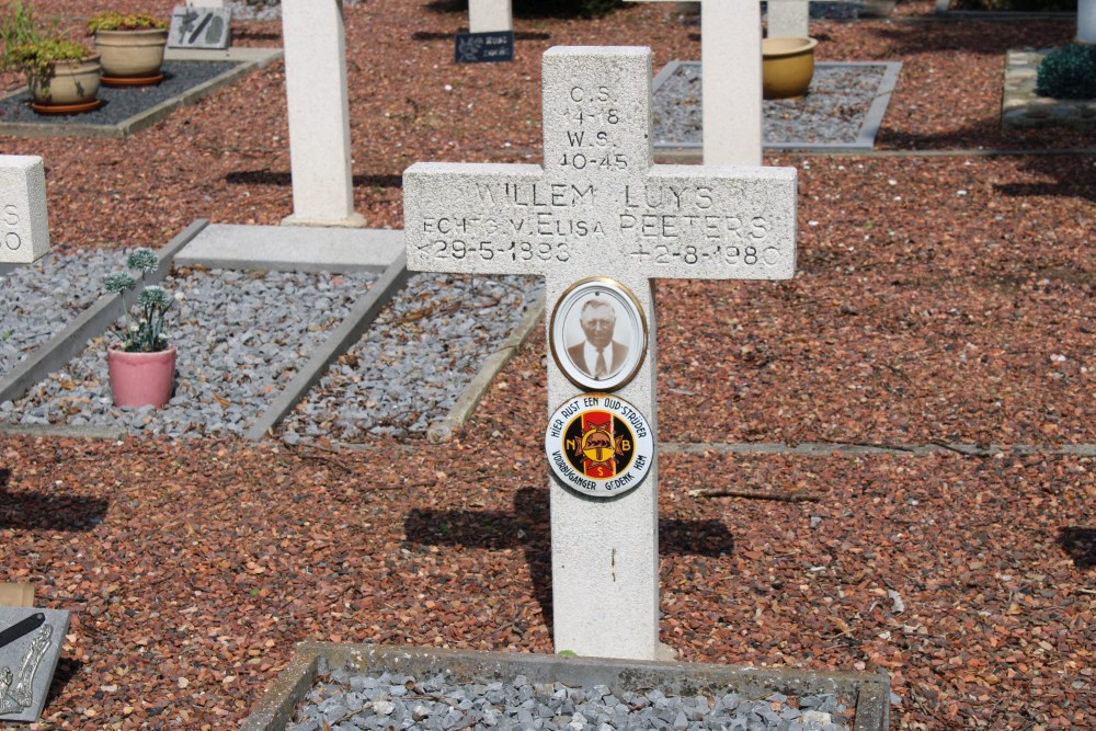Belgische Graven Oudstrijders Molenbeersel Begraafplaats #4