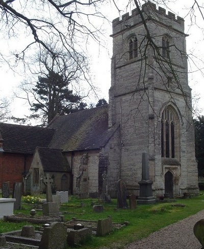 Commonwealth War Graves St Giles Churchyard