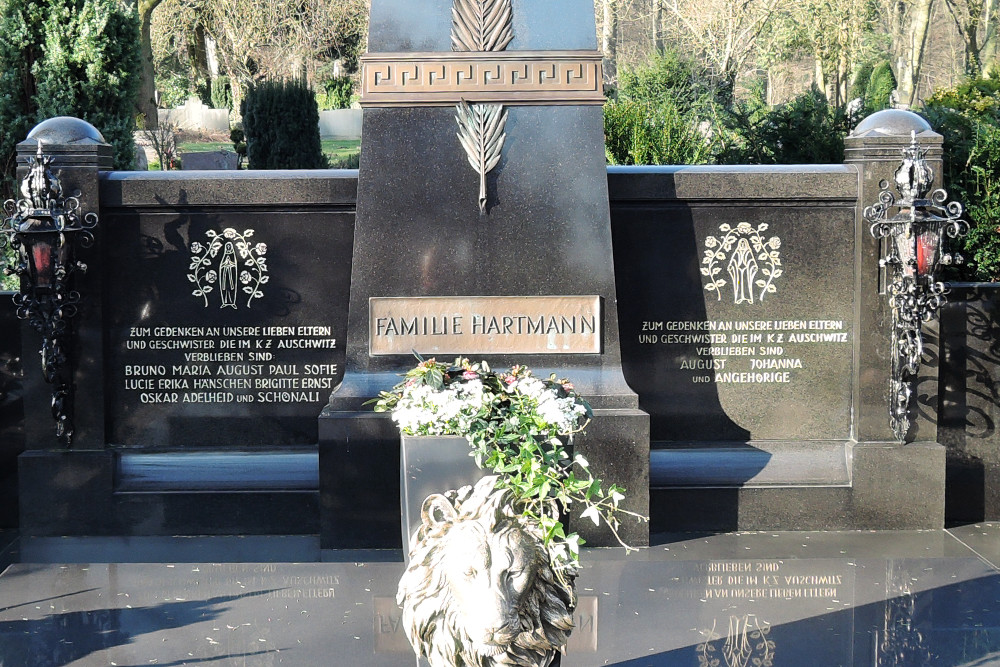 Memorial Grave Schtlen #2