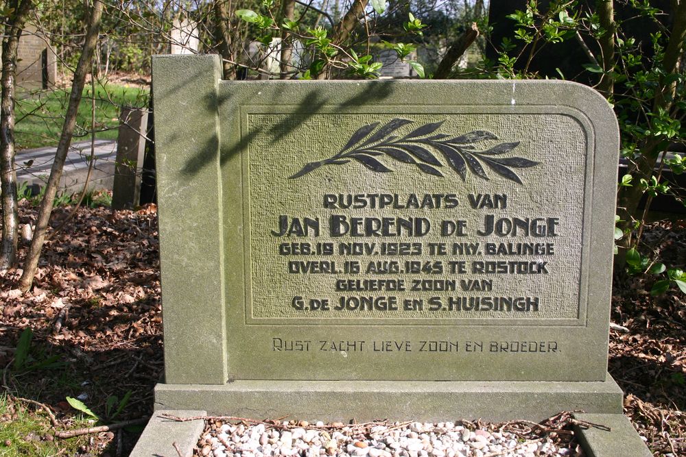 Nederlandse Oorlogsgraven Nieuweroord #1