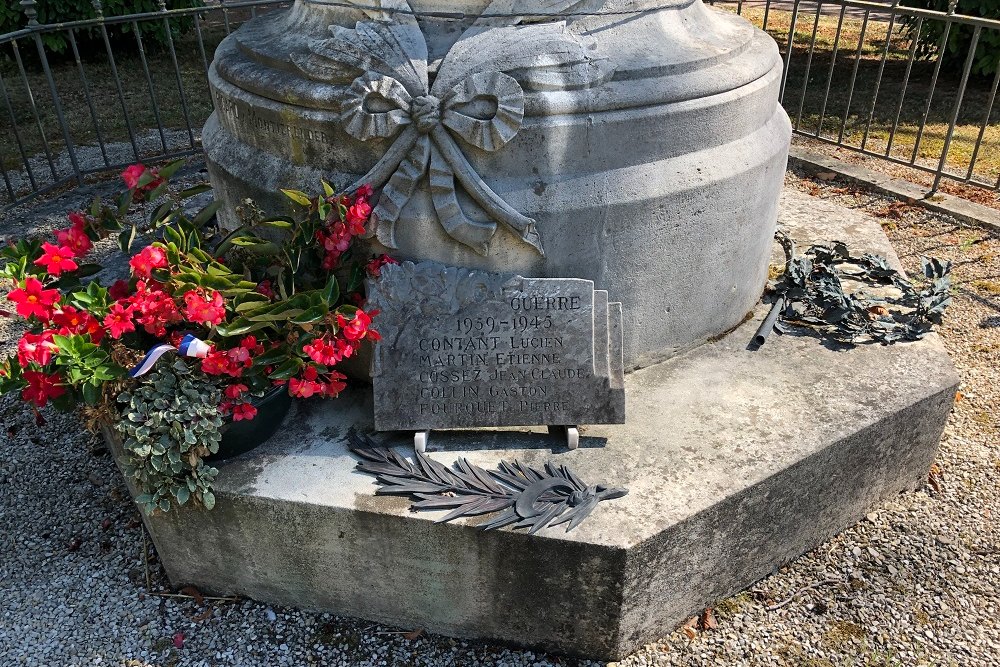 War Memorial Rosnay-l'Hôpital #3