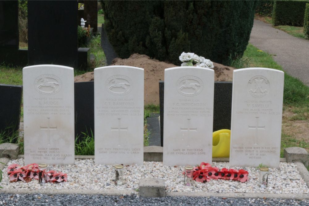 Commonwealth War Graves Municipal Cemetery Vught #1