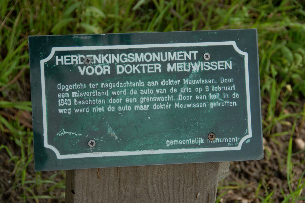 Herdenkingsmonument Dokter Meuwissen #3