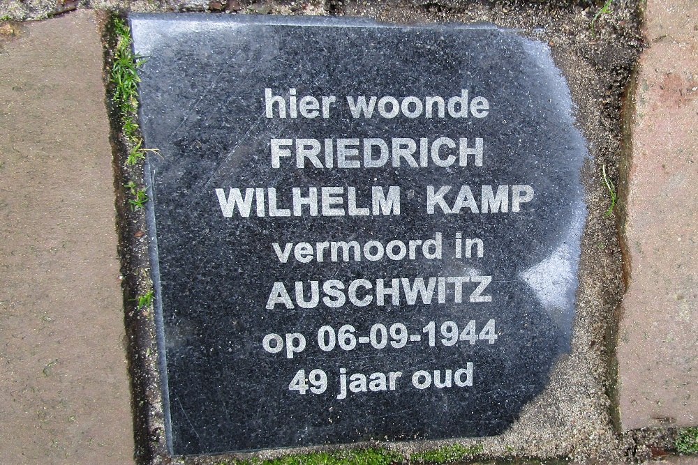 Memorial Stone Voltastraat 55 #1