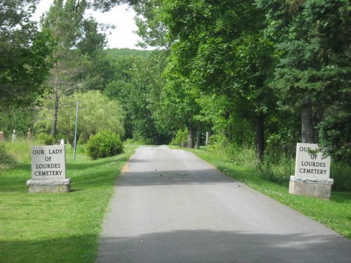 Oorlogsgraven van het Gemenebest Our Lady of Lourdes Cemetery