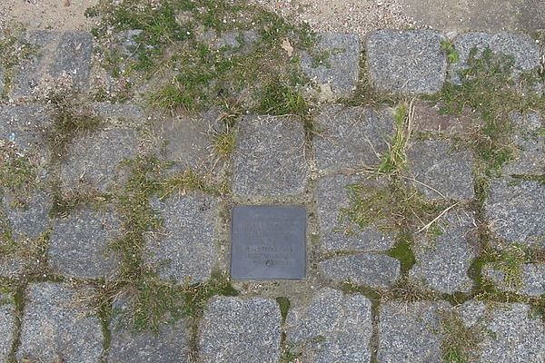 Stumbling Stone Wallstraße 64 #1