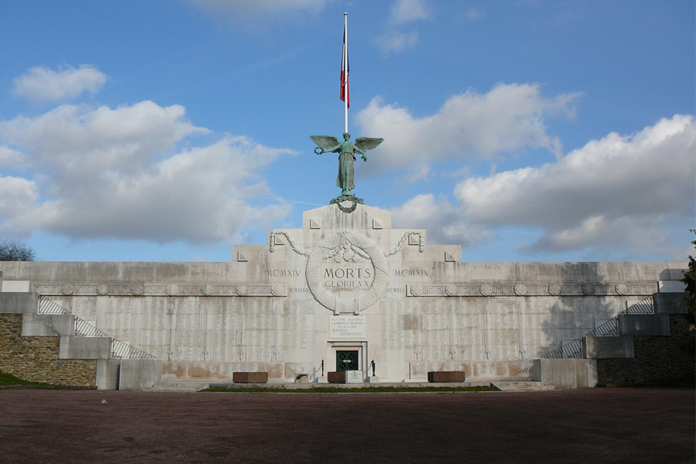 Oorlogsmonument Montreuil #1