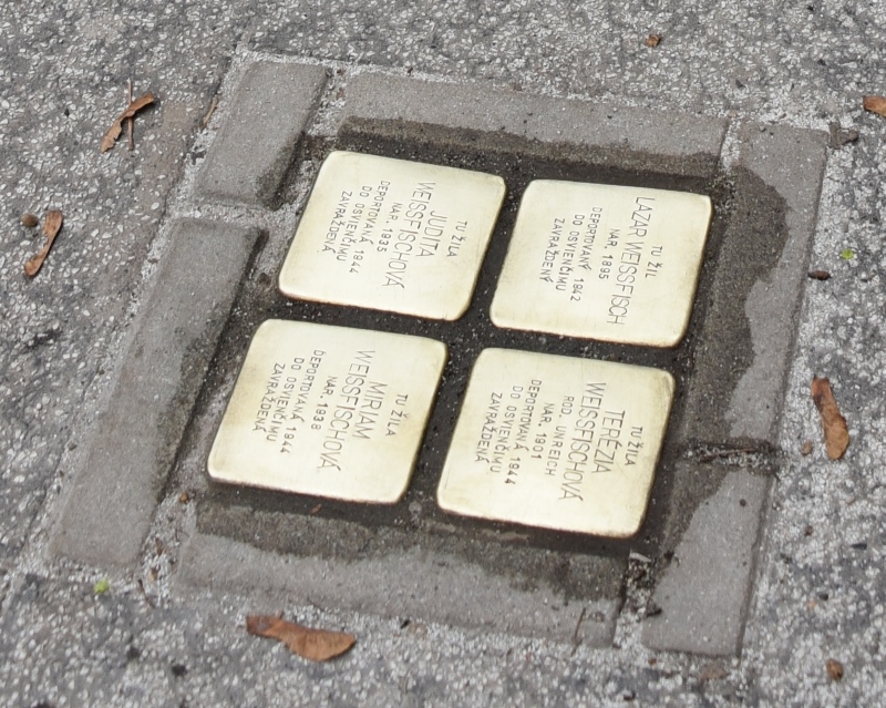 Stolpersteine Godrova 2