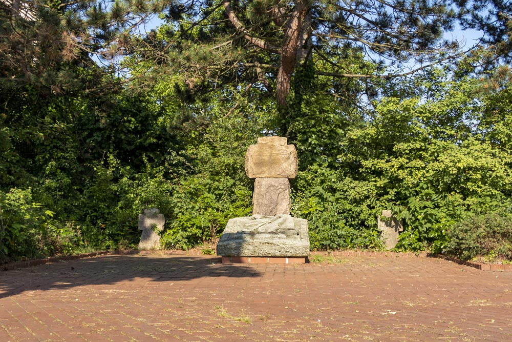 Oorlogsgraven en Monument Lich-Steinstra #1