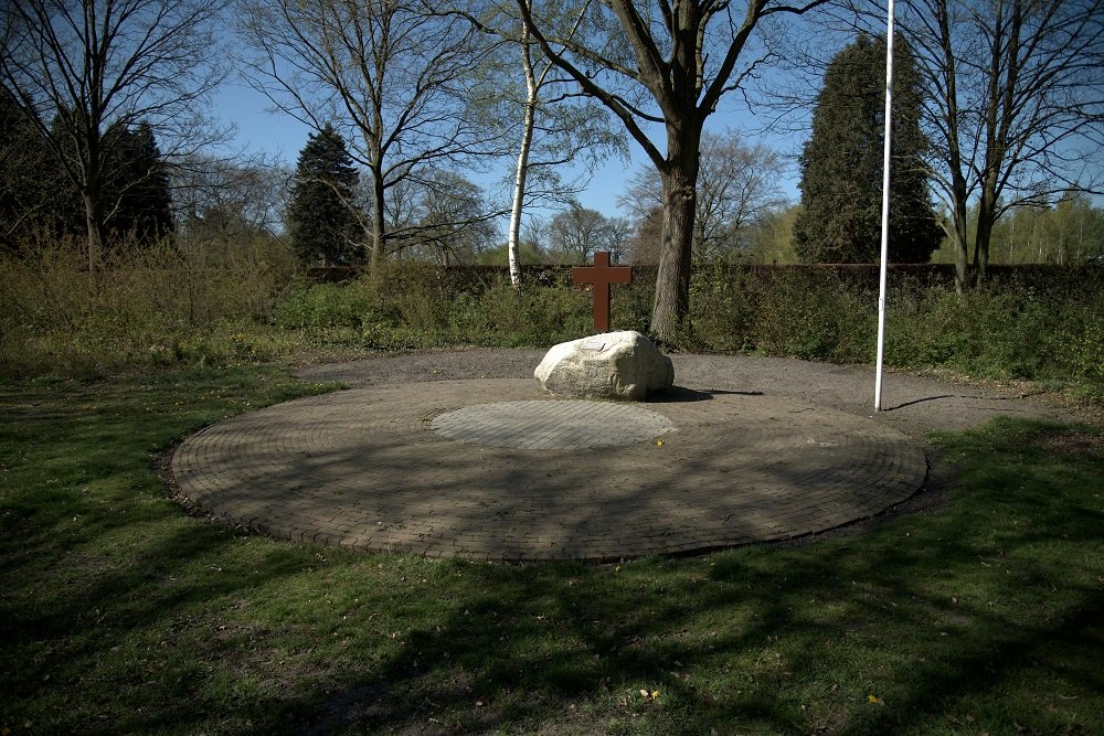 War Memorial Nieuw-Amsterdam #1