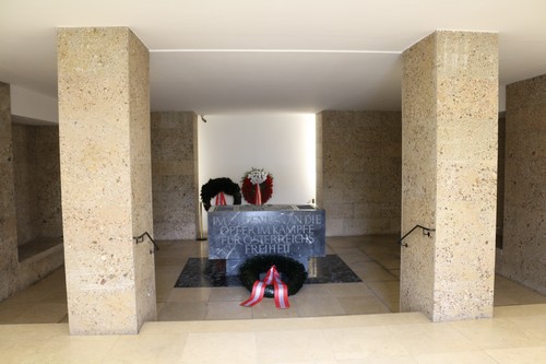 Memorial Crypt Äußeren Burgtor #3