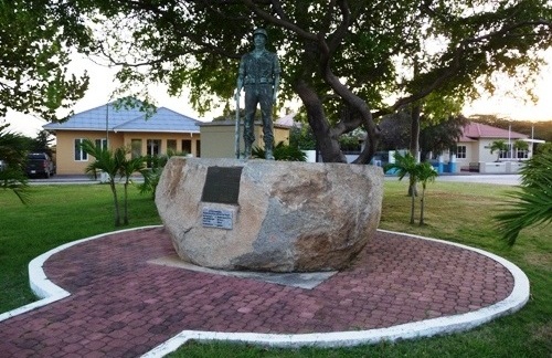 Monument Schutterij en Vrijwilligerskorps Aruba #2