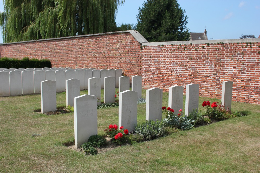 Commonwealth War Graves Merville Extension #4