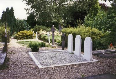 Dutch War Graves Herten #1