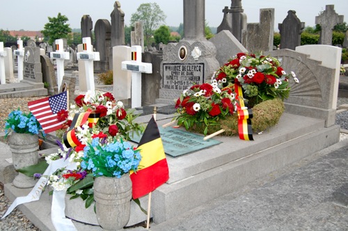 Commonwealth War Graves and American War Grave Ronse #4