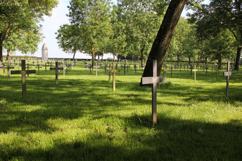 Duitse Oorlogsbegraafplaats Villers-au-Flos #2