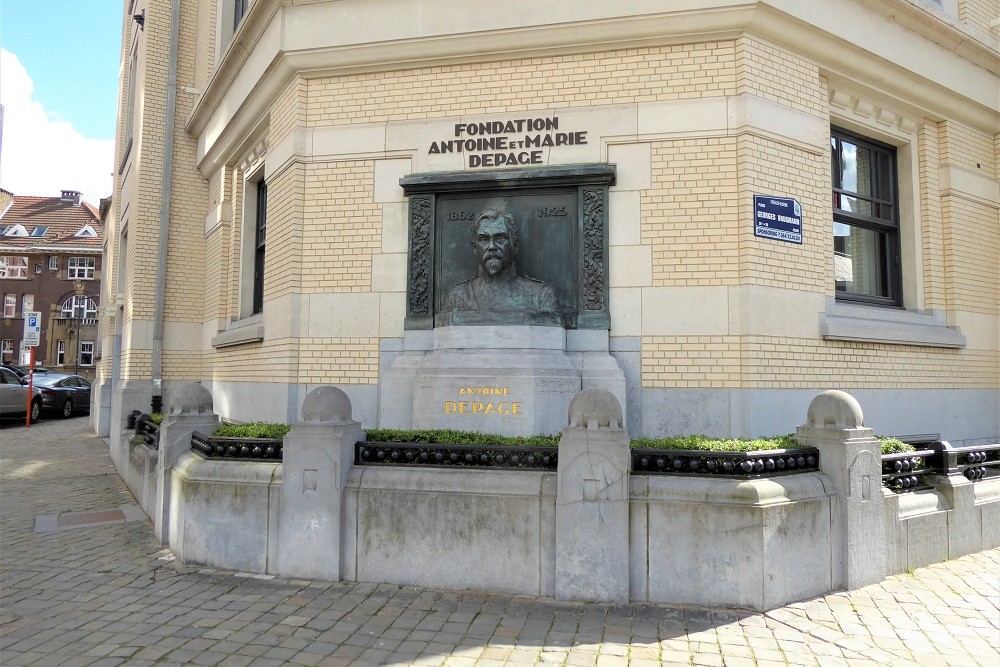 Monument Dr. Antoine Depage