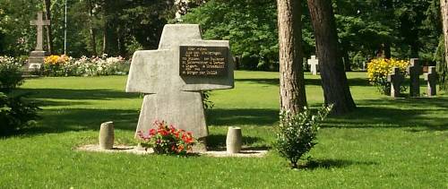 War Cemetery Braunau-Haselbach #1