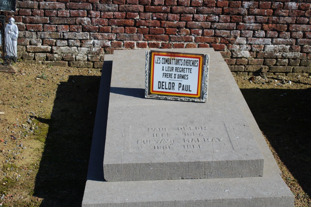 Belgian Graves Veterans Herchies