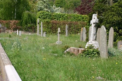 Oorlogsgraf van het Gemenebest Wotton Congregational Church Cemetery