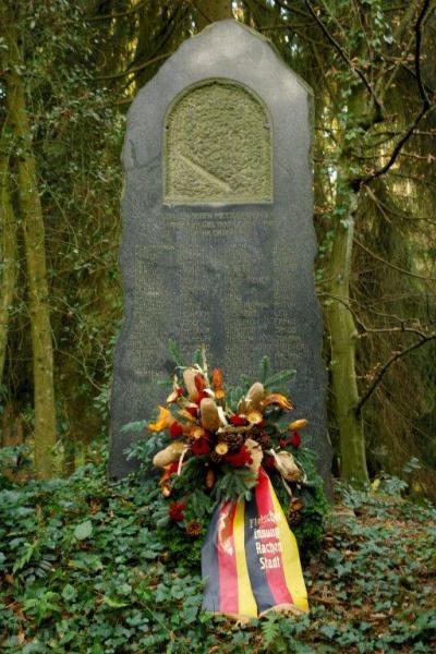 Oorlogsmonument Slagersgilde Aken #2