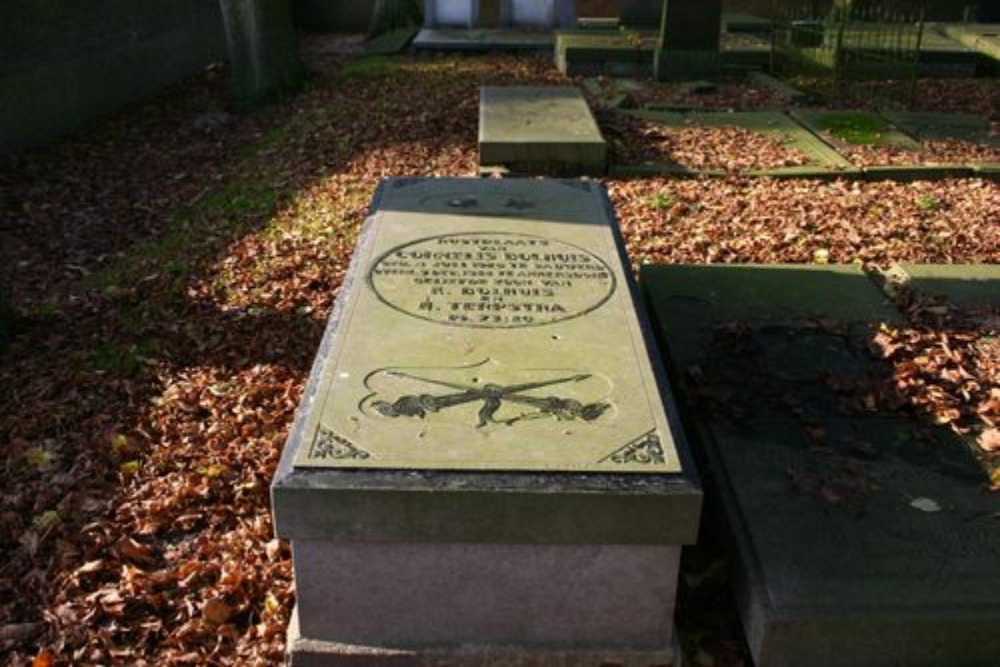 Dutch War Grave Bellingeweer #2