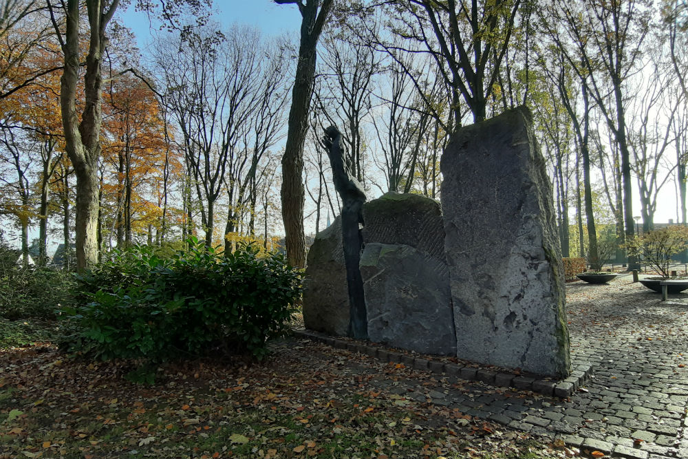 Oorlogsmonument Hoeven en Bosschenhoofd #4