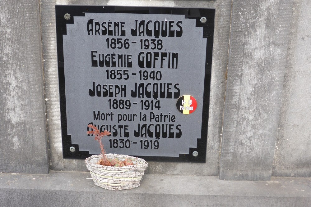 Belgische Oorlogsgraven Carlsbourg #2