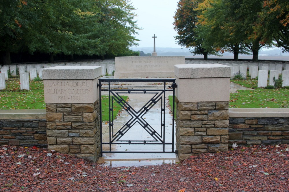 Commonwealth War Cemetery La Chaudiere #1