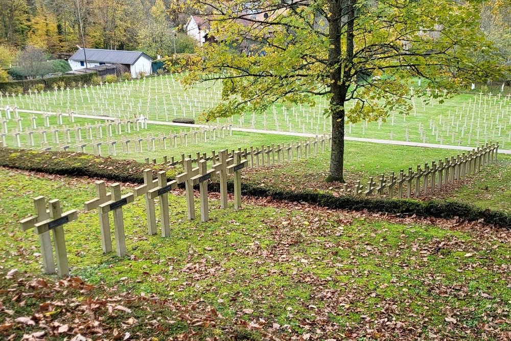 Franse Oorlogsbegraafplaats La Harazée #4