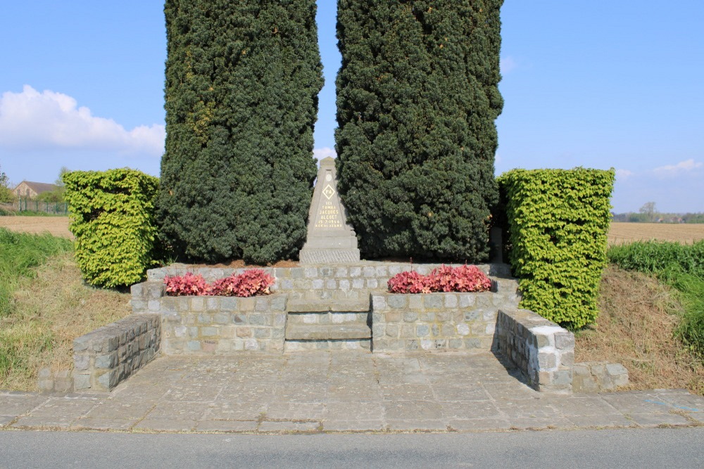 Monument Omgekomen Partizaan Chièvres #1