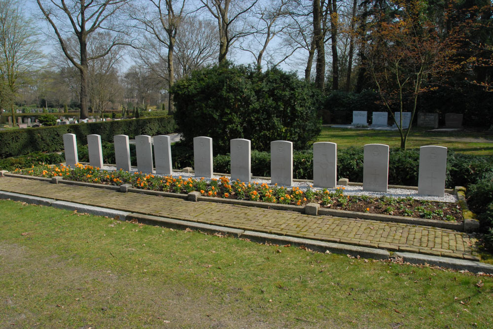Oorlogsgraven van het Gemenebest Gemeentelijke Begraafplaats Hellendoorn #2