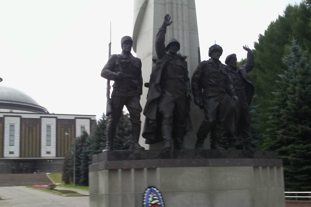 Monument Deelnemers Anti-Hitler Coalitie #3